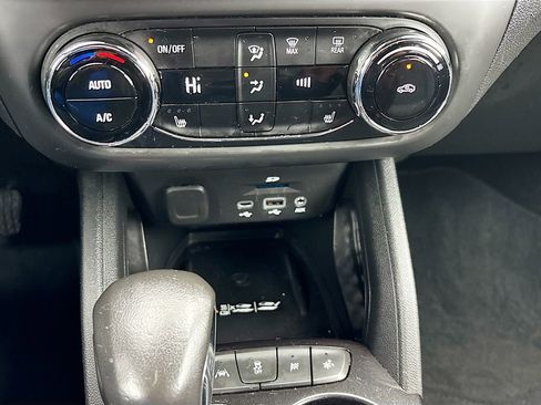 Used 2023 Chevrolet TrailBlazer RS w/ Sun and Liftgate Package image 15