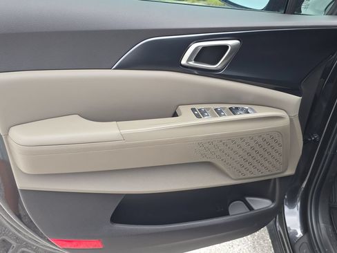 New 2027 Kia Carnival FWD image 18