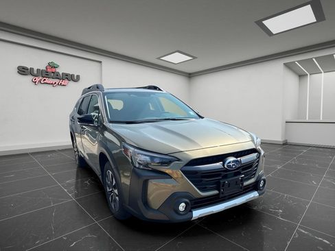 Used 2025 Subaru Outback Limited AWD/4WD image 2