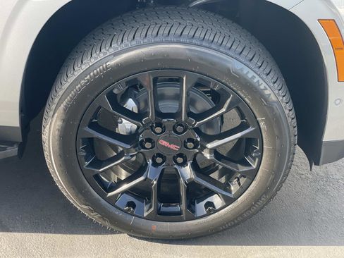 New 2026 GMC Yukon XL Elevation image 30