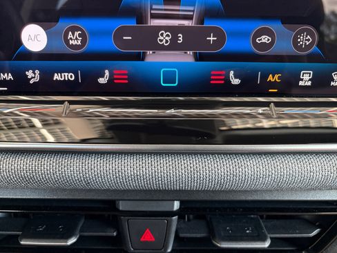 Certified 2025 Volkswagen Tiguan S FWD image 21