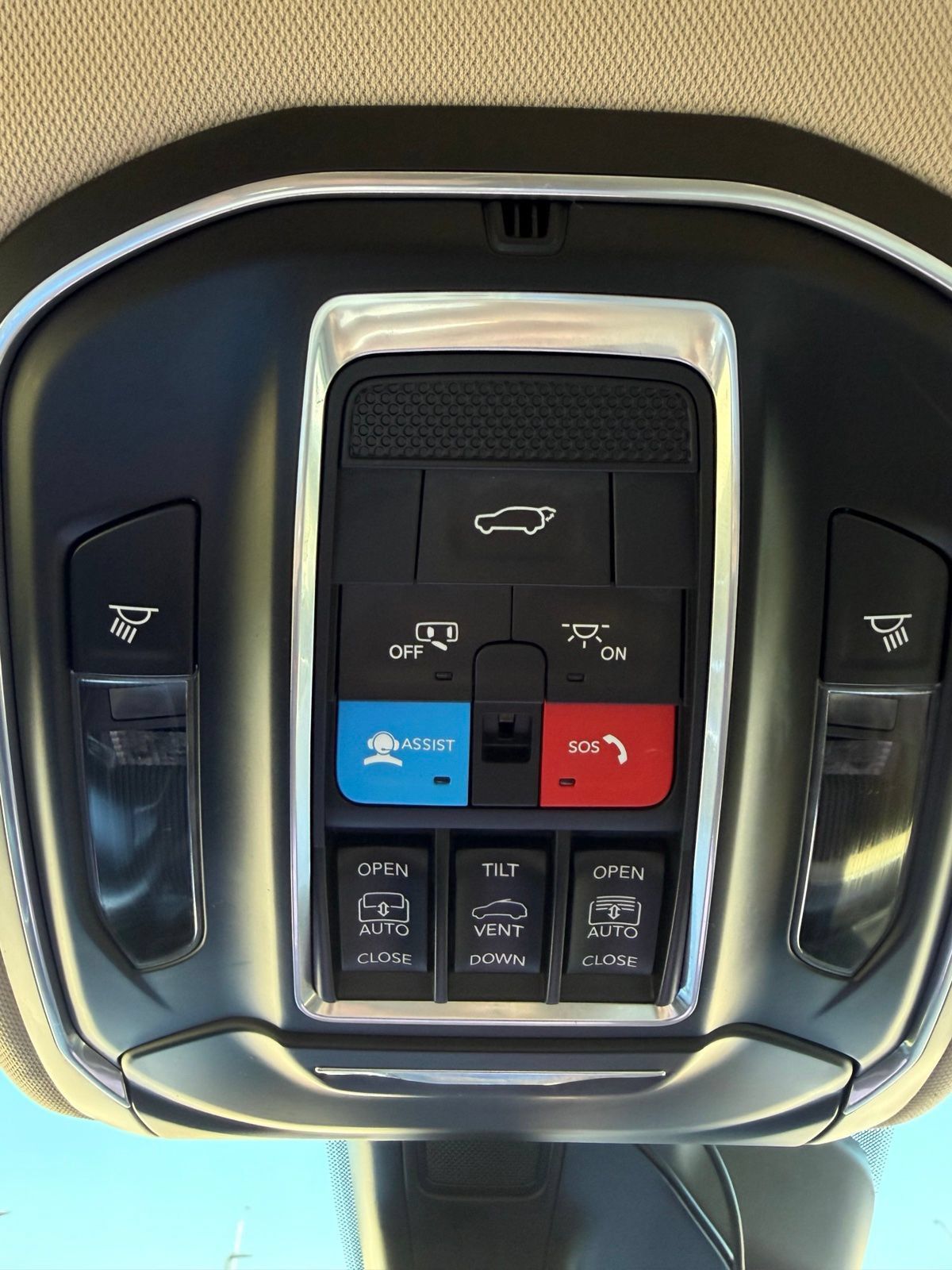 Used 2022 Jeep Grand Cherokee L Limited w/ Luxury Tech Group II AWD/4WD image 14