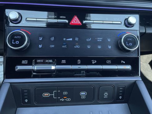 Used 2025 Hyundai Santa Fe Calligraphy image 17