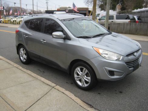 Used 2012 Hyundai Tucson GLS image 3
