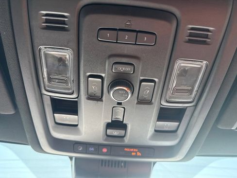 Used 2023 GMC Yukon XL Denali Ultimate AWD/4WD image 36
