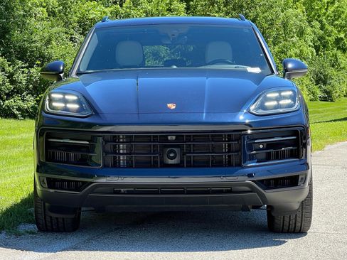Certified 2025 Porsche Cayenne S AWD/4WD image 7