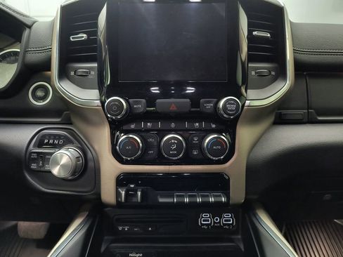 Used 2019 RAM 1500 Laramie AWD/4WD image 25