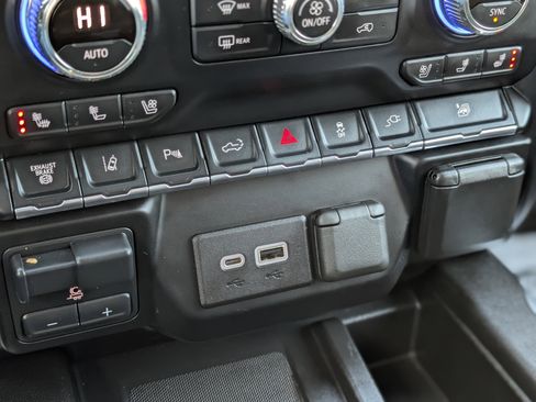 Used 2021 GMC Sierra 3500 Denali w/ Denali Ultimate Package image 26