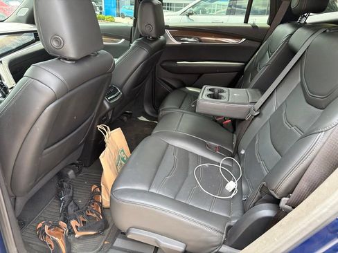 Used 2023 Cadillac XT6 Premium Luxury w/ Platinum Package AWD/4WD image 40