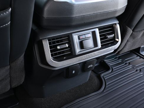 Used 2022 Ford F150 Platinum w/ FX4 Off-Road Package AWD/4WD image 24