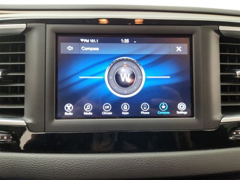 Used 2021 Chrysler Voyager L image 23