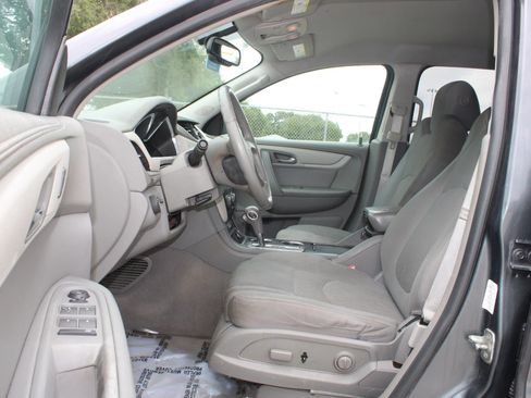 Used 2014 Chevrolet Traverse LT FWD image 9