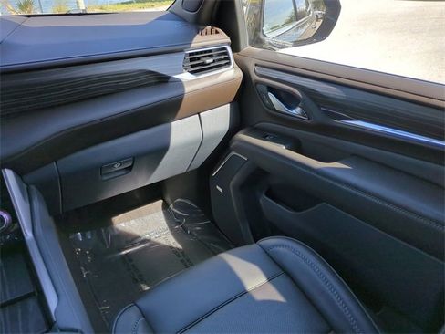 Used 2023 GMC Yukon Denali image 16
