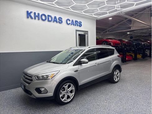 Used 2017 Ford Escape Titanium FWD image 2