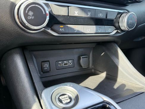 Used 2024 Nissan Sentra SV image 18