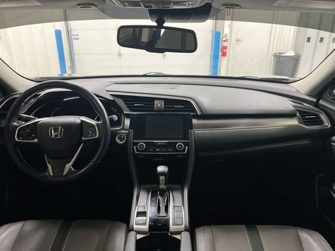 Used 2018 Honda Civic Touring image 10