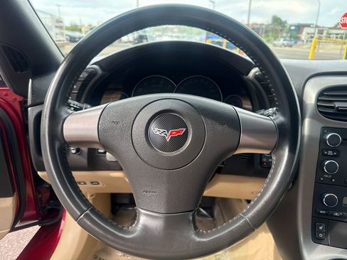 Used 2006 Chevrolet Corvette Convertible w/ Preferred Equipment Group RWD image 14