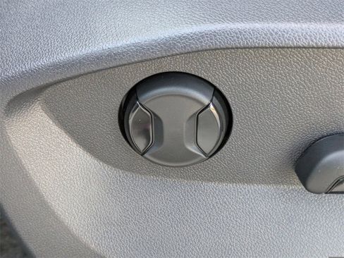 New 2026 Volkswagen Taos SEL image 27