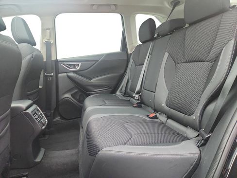 Used 2022 Subaru Forester Premium image 21