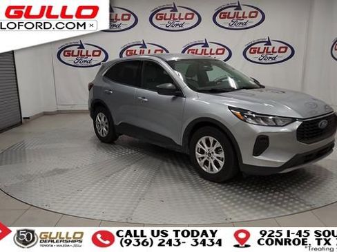 Used 2023 Ford Escape Active image 2