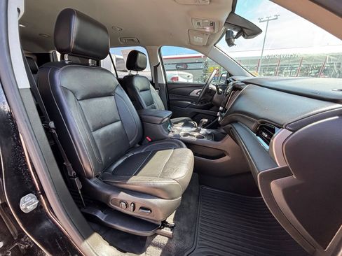 Used 2019 Chevrolet Traverse LT w/ LT Premium Package AWD/4WD image 25