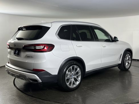 Used 2021 BMW X5 xDrive45e w/ Executive Package image 5