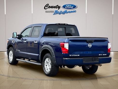 Used 2017 Nissan Titan SV AWD/4WD image 6
