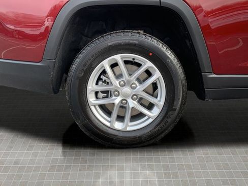 New 2025 Jeep Grand Cherokee L Laredo image 47