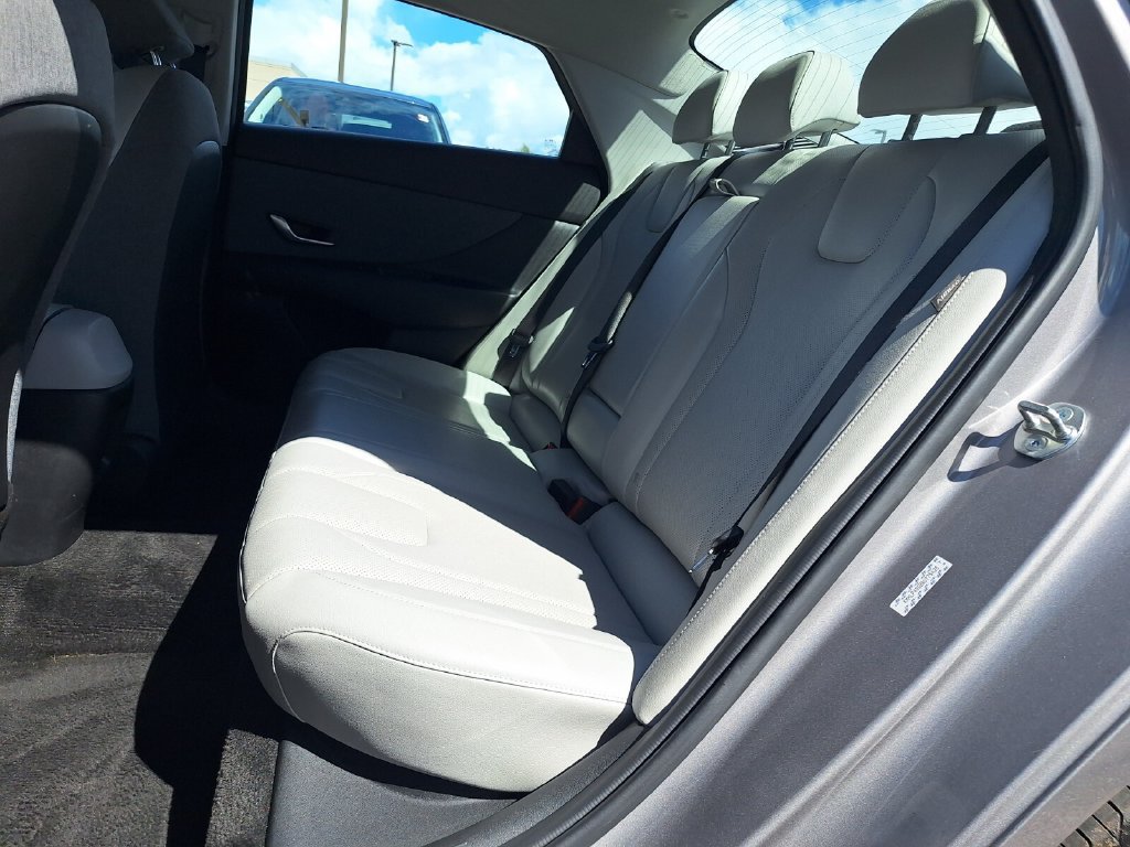 Used 2024 Hyundai Elantra Limited FWD image 23