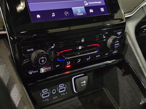 Used 2022 Jeep Grand Cherokee Altitude image 28