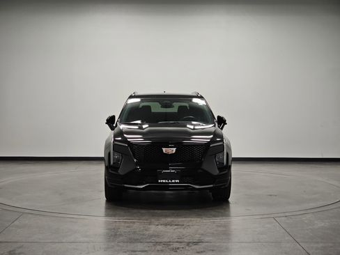 Used 2025 Cadillac XT4 Sport image 3