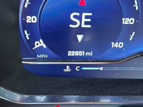 Used 2024 Chevrolet Tahoe Z71 w/ Z71 Off-Road Package image 21