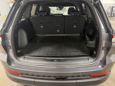 Used 2022 Jeep Grand Cherokee Altitude image 26