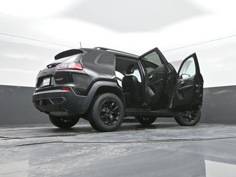 Used 2019 Jeep Cherokee Trailhawk w/ Cold Weather Group image 47