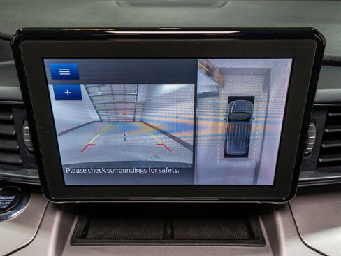 Used 2022 Ford Explorer XLT w/ Equipment Group 202A image 21