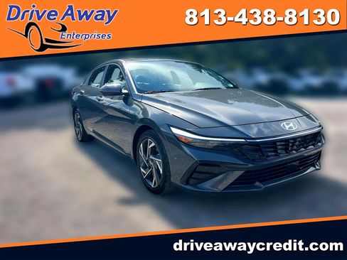 Used 2024 Hyundai Elantra Limited image 1