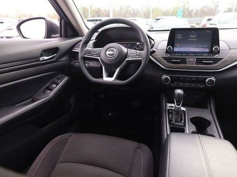 Used 2025 Nissan Altima 2.5 SV image 20