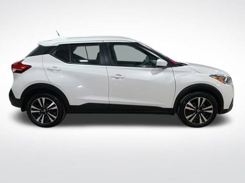 Used 2020 Nissan Kicks SV image 6