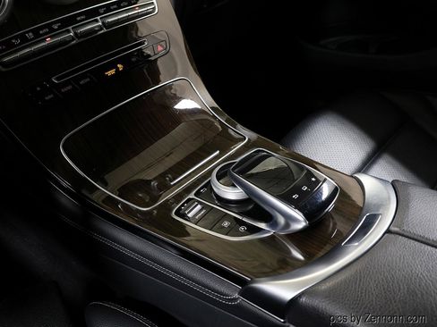 Used 2016 Mercedes-Benz GLC 300 4MATIC image 22