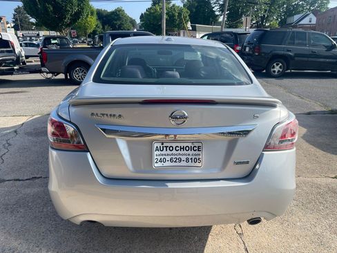 Used 2015 Nissan Altima 2.5 S w/ Special Edition Package FWD image 17
