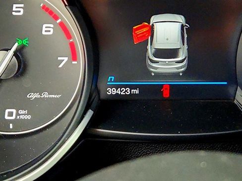 Used 2022 Alfa Romeo Stelvio Ti AWD/4WD image 16