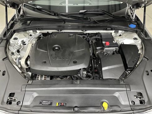 Used 2017 Volvo S90 T6 Momentum w/ Vision Package image 7