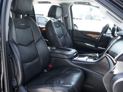 Used 2019 Cadillac Escalade Premium Luxury RWD image 50