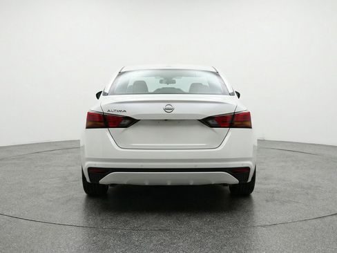 Used 2025 Nissan Altima 2.5 SV image 6