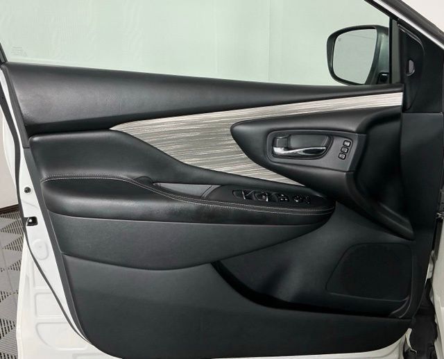 Used 2018 Nissan Murano Platinum FWD image 12