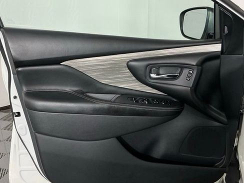 Used 2018 Nissan Murano Platinum FWD image 12
