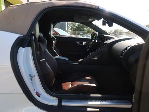 Used 2017 Jaguar F-TYPE Convertible image 19