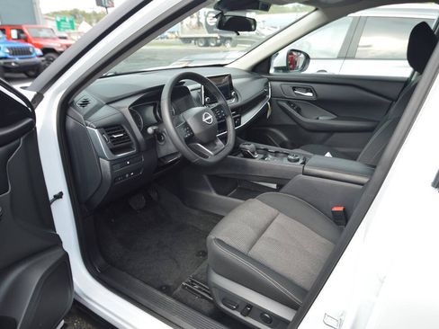 Used 2026 Nissan Rogue SV w/ Cold Weather Package AWD/4WD image 5