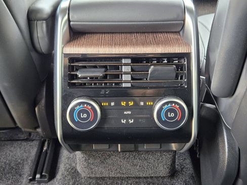Used 2023 Land Rover Range Rover SE image 38