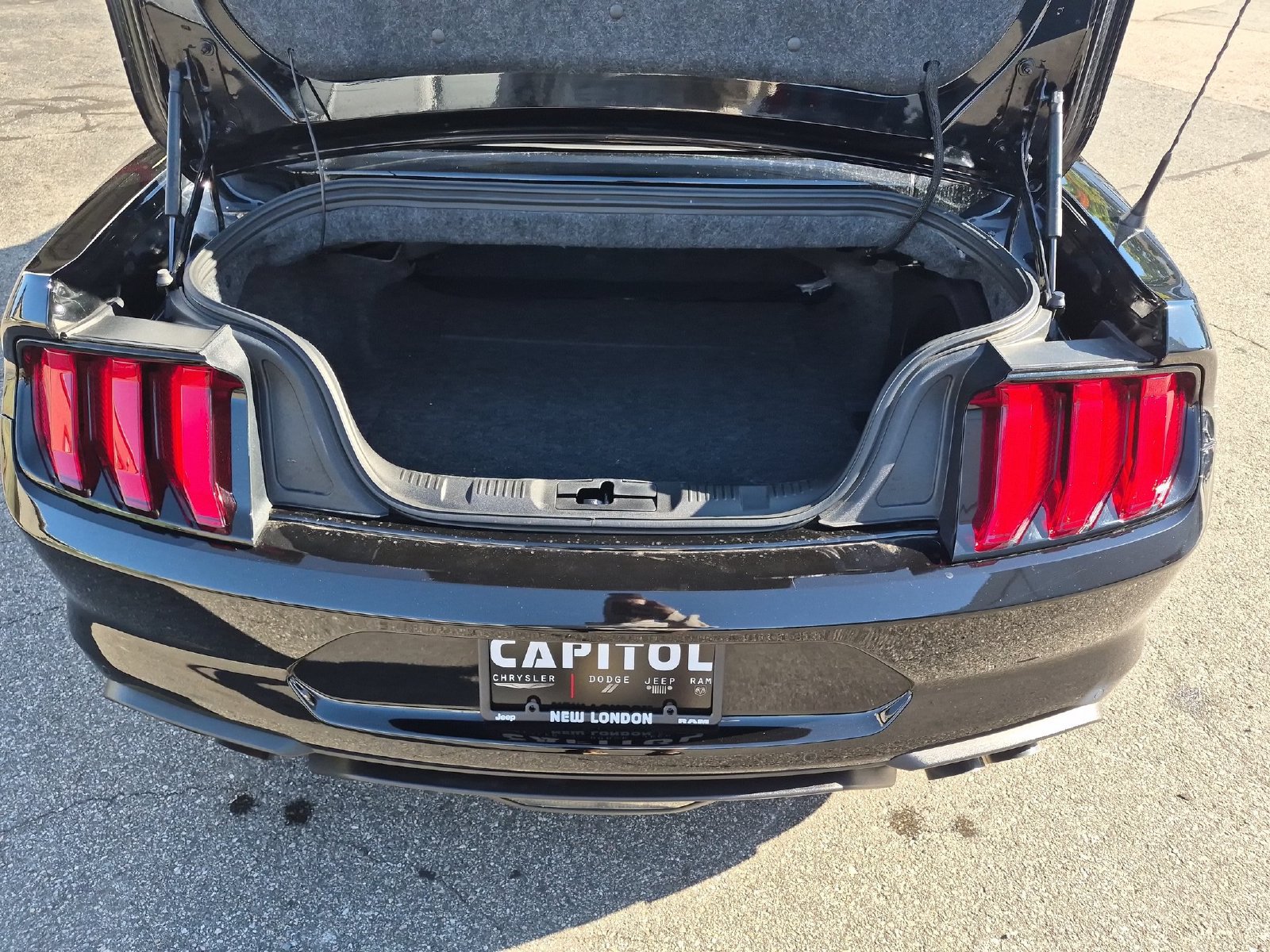 Used 2020 Ford Mustang GT Premium w/ Equipment Group 401A RWD image 28